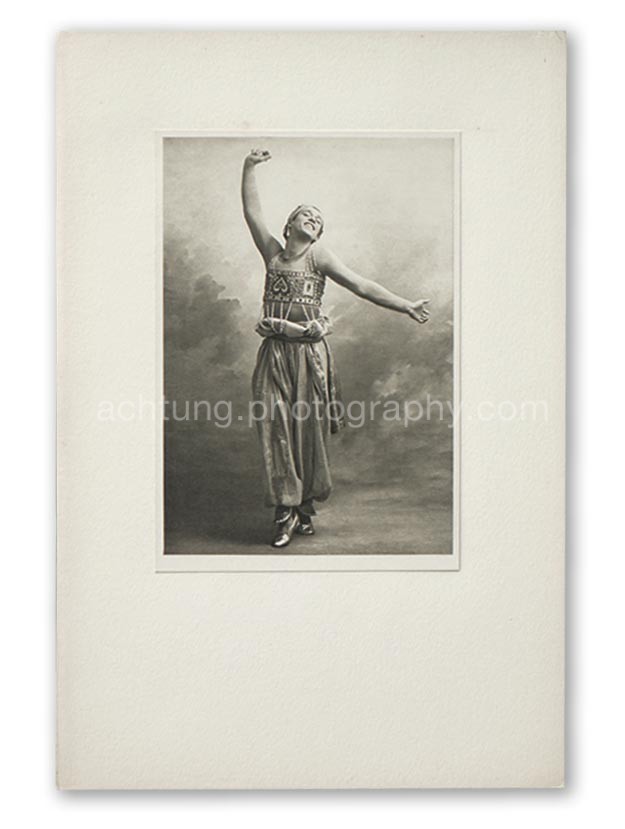 Plate 15, Auguste Bert Scheherazade M. Nijinsky 1910 Studies from the Russian Ballet London Fine Art Society 1913, image size 19.4 x 13.4 cm paper size 20.4 x 14.2 cm