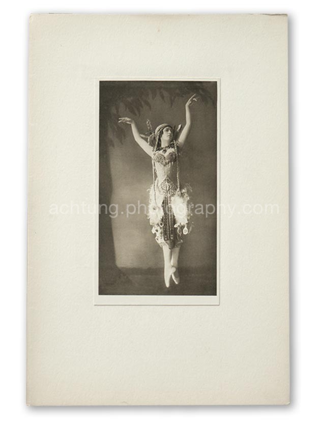 Plate 01, E.O. Hoppe, Tamara Karsavina in the Firebird (Madame Thamar Karasavina, L'Oiseau de Feu), 1911, image size 19.4 x 10.8 cm paper size 20.4 x 11.6 cm