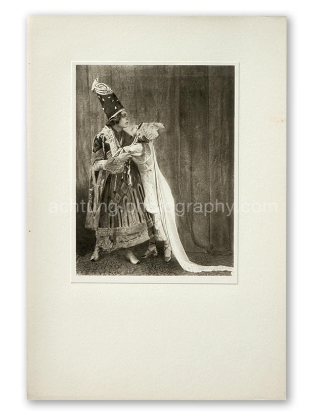 Plate 06, E.O. Hoppe Adolf Bolm and Tamara Karsavina in Thamar (Madame Thamar Karasavina and M. Adolph Bolm, Thamar), 1912, image size 19.3 x 14.5 cm paper size 20.3 x 15.3 cm